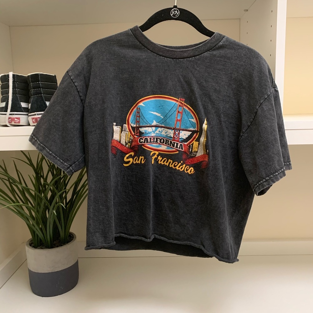 brandy melville cropped tee!